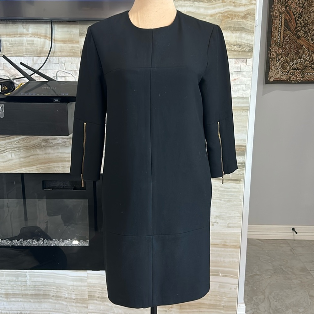Zara Basics Black Bodycon Dress. Size M‎